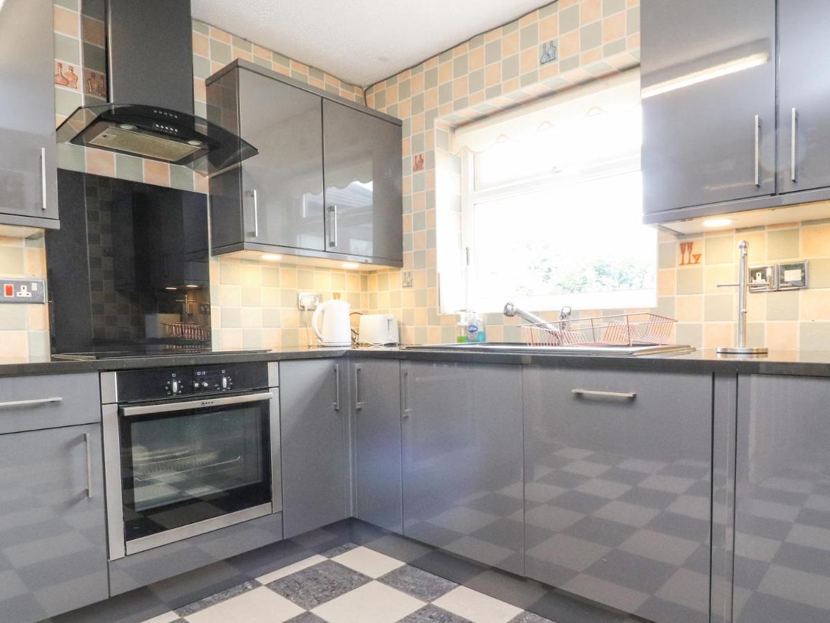 23 Wolsey Close Thornton  Ngoại thất bức ảnh