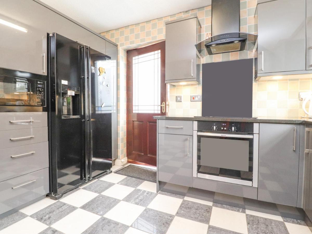 23 Wolsey Close Thornton  Ngoại thất bức ảnh