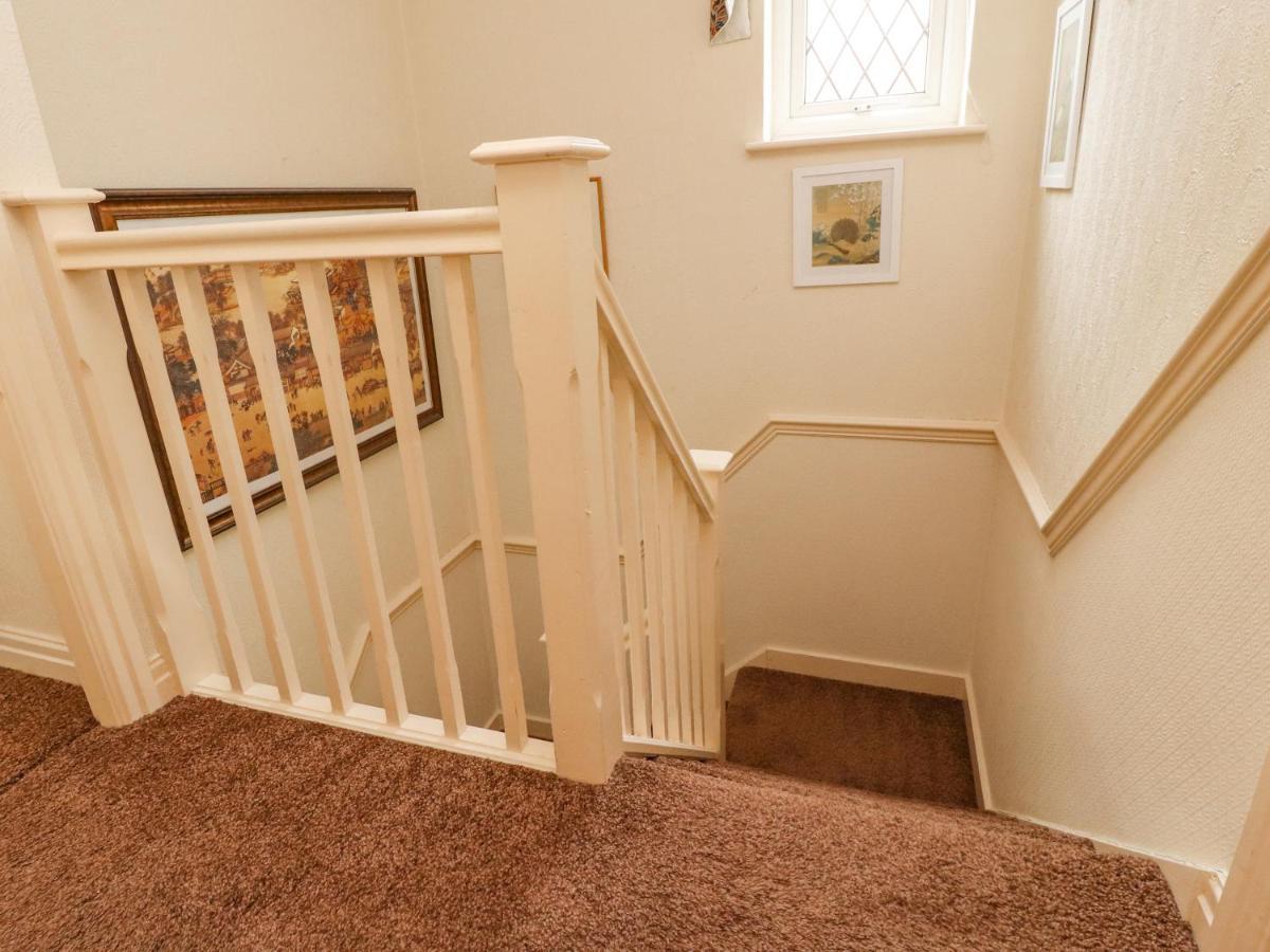 23 Wolsey Close Thornton  Ngoại thất bức ảnh