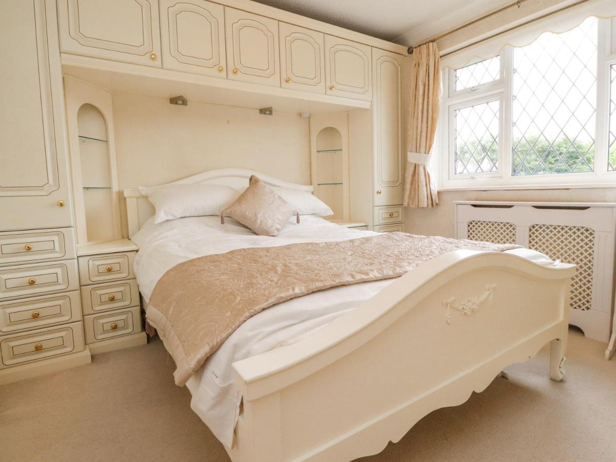 23 Wolsey Close Thornton  Ngoại thất bức ảnh