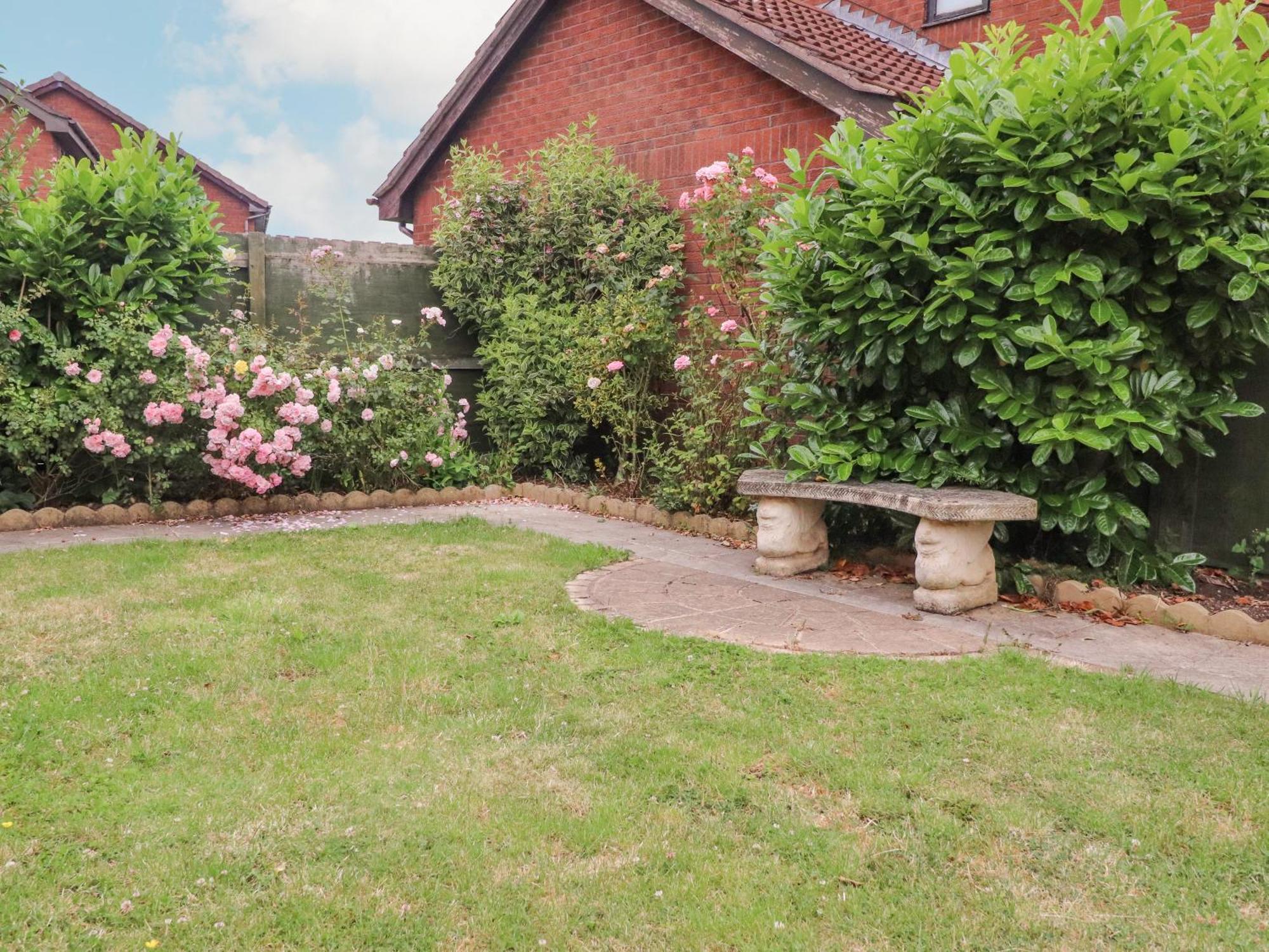 23 Wolsey Close Thornton  Ngoại thất bức ảnh