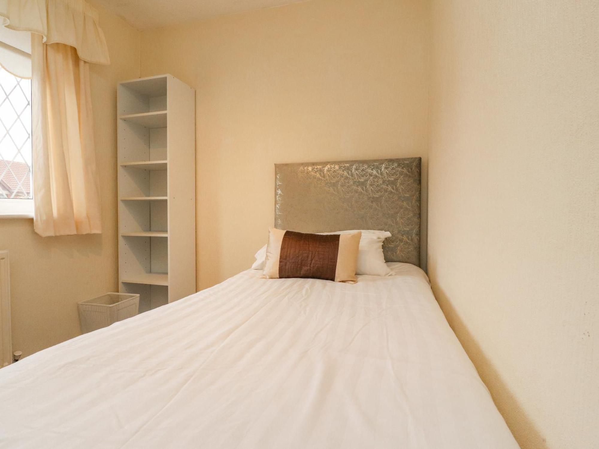 23 Wolsey Close Thornton  Ngoại thất bức ảnh